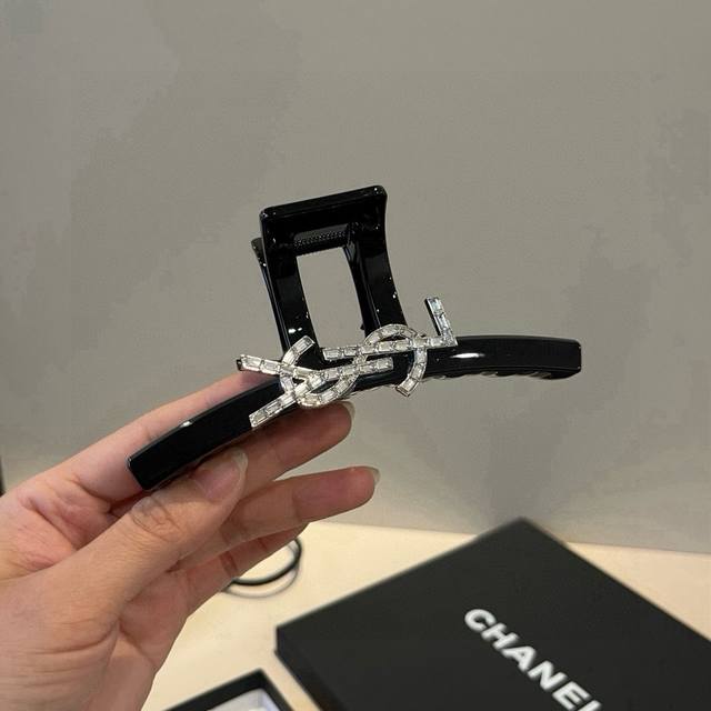 Ysl Saint Laurent new hairpin