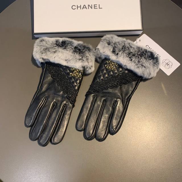 Chanel 2025 Lace Double C Autumn and Winter Lazy Rabbit Sheepskin Gloves for Mob