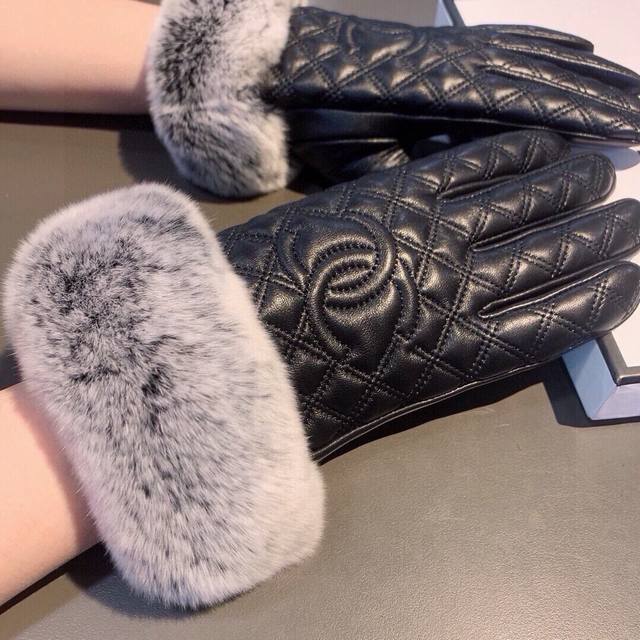 Chanel 2025 Autumn/Winter Lazy Rabbit Fur Ribbed Sheepskin Gloves are worth comp