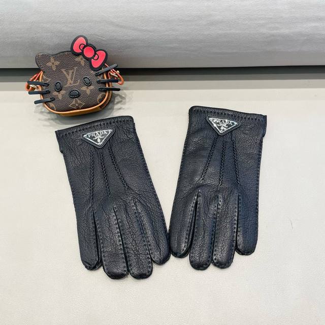 Men's new exclusive first touch screen gloves Men's gloves Prada men's original