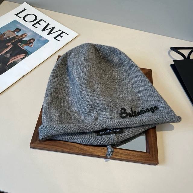 Balenciaga knitted wool hat