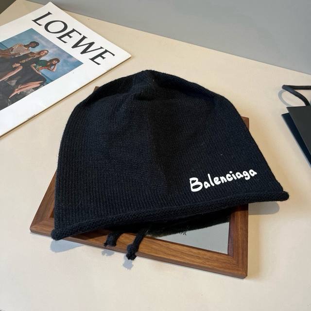 Balenciaga knitted wool hat