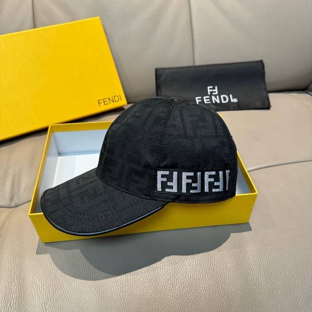 comes with a box bag. This new Fendi baseball cap features a double F jacquard