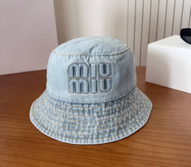 Mium Miu Miu 2025 new holiday style wide-brimmed bucket hat, versatile everyday