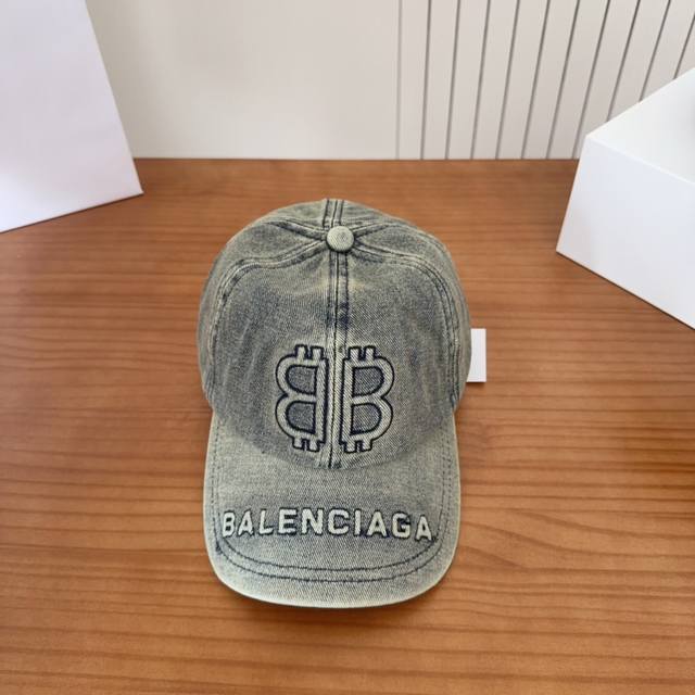 New Balencia*A Parisian family embroidered lettering new baseball cap In stock