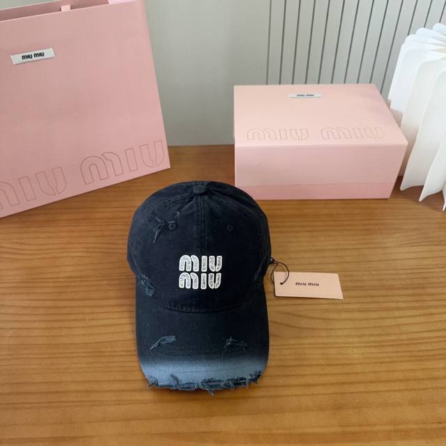 Mium Miu Miu 2025 new baseball cap, a versatile everyday style ~ a must-have for