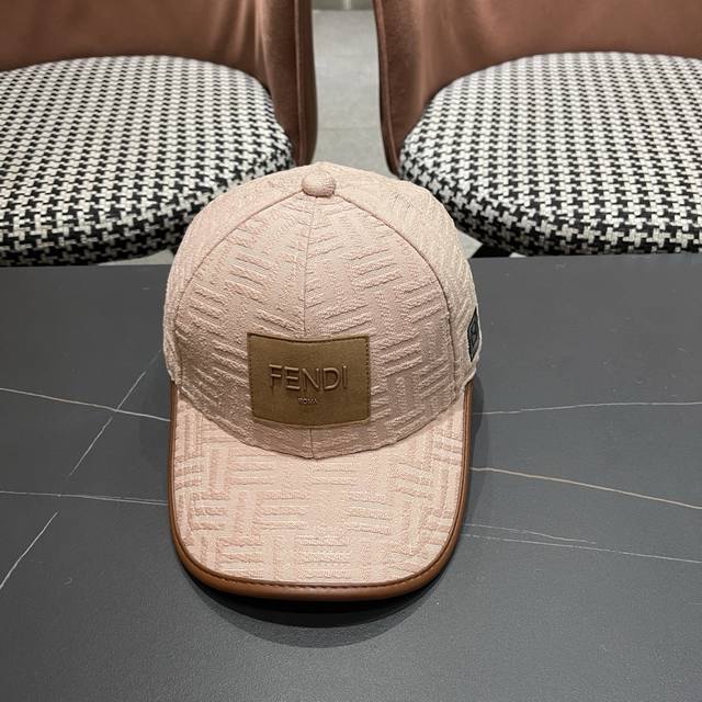 Fendi new original baseball cap, a perennial hot seller in the department store,