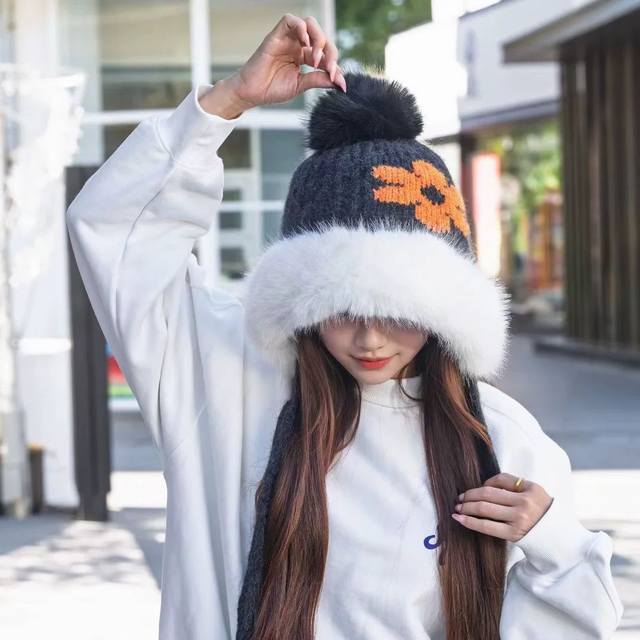 Chanel 2025 new Korean version flower embroidery knitted earmuffs hat women's a