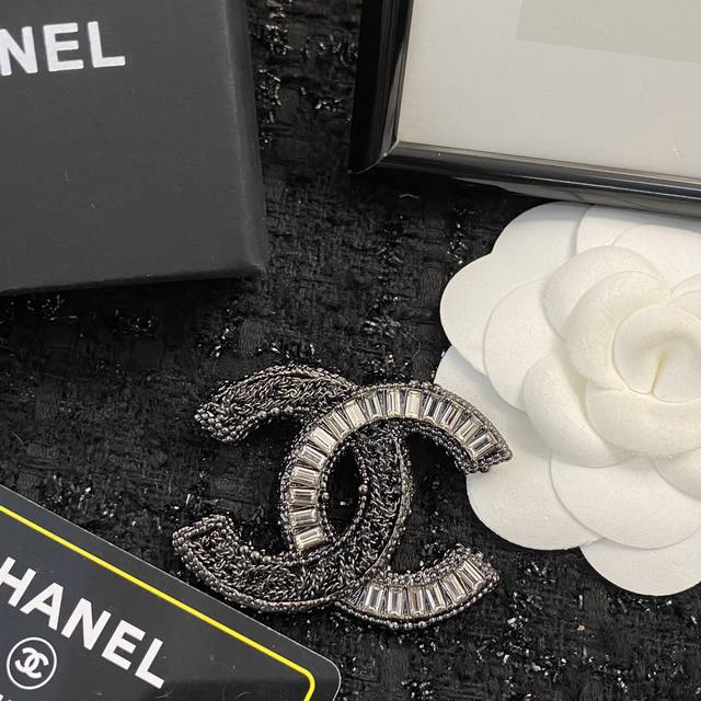 Super finale brooch is here! New and exclusive high-end quality, exquisite workm