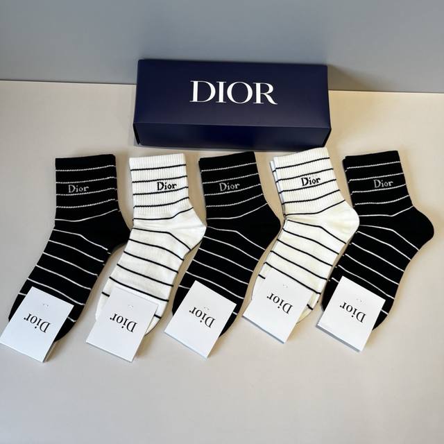 Dior's new early autumn mid-length socks, classic style, fashionable and advance