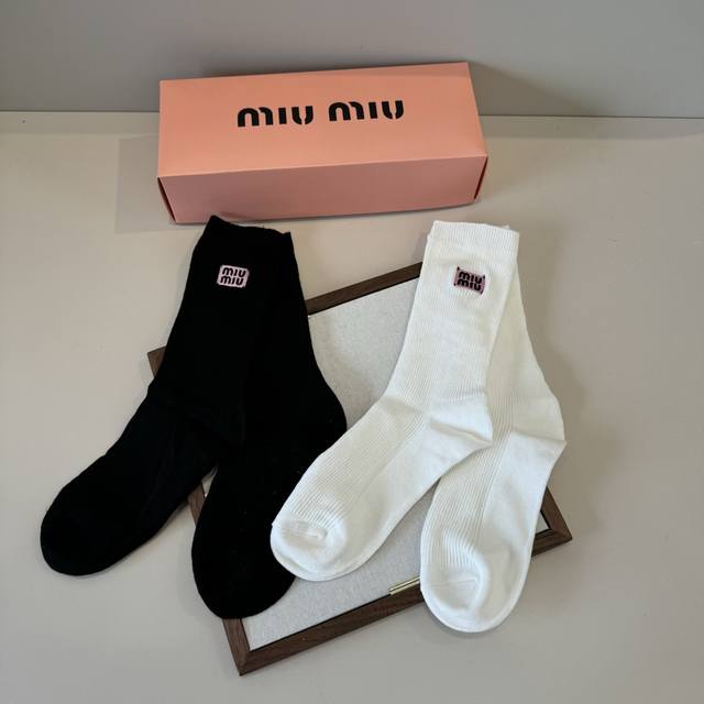 Miu Miu's new early autumn stockings, classic style, fashionable and advanced! A