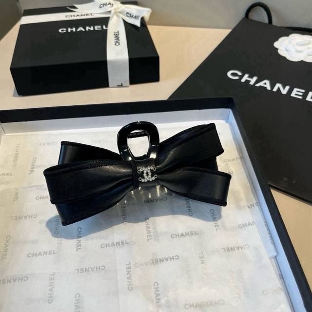 Chanel hairpin