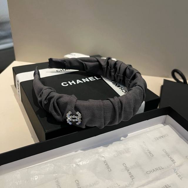Chanel headband