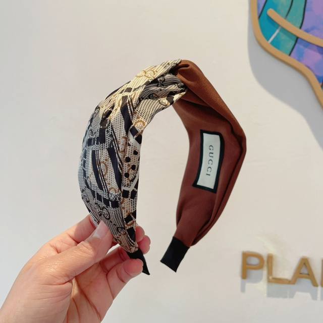 with packaging Gucci Gucci classic new headband, goddess must-have headband, ve