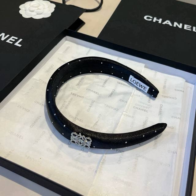 Loewe headband