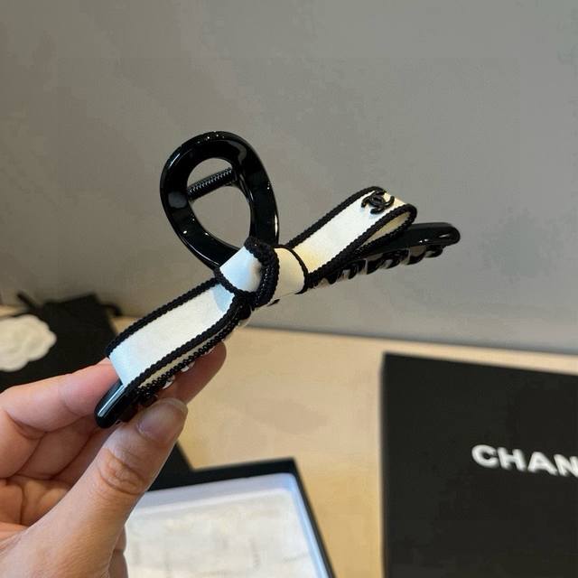 Chanel hairpin