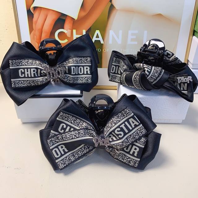 Dior Dior Dior hair clip bow logo hair clip temperament versatile daily exquisit