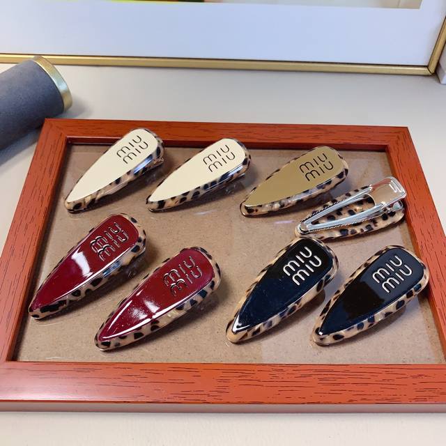 Miumiu Miao Miao Miumiu hair clip acetate leopard print side clip bangs clip Bb