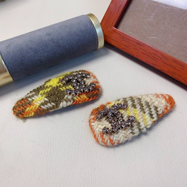 Chanel Xiaoxiang Chanel hairpin wool logo side clip bangs clip Bb clip pressure