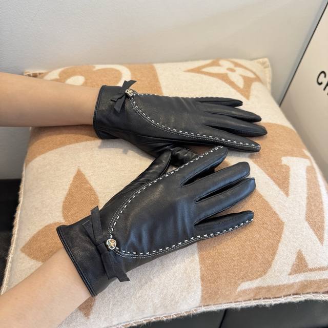 2025 new exclusive touch screen gloves, Chanel original quality official website