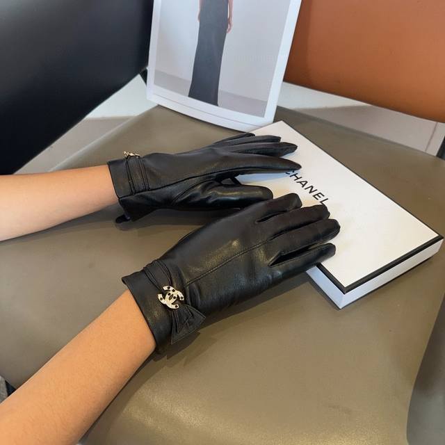 Chanel sheepskin gloves, fashionable gloves, warm and velvet lining for autumn