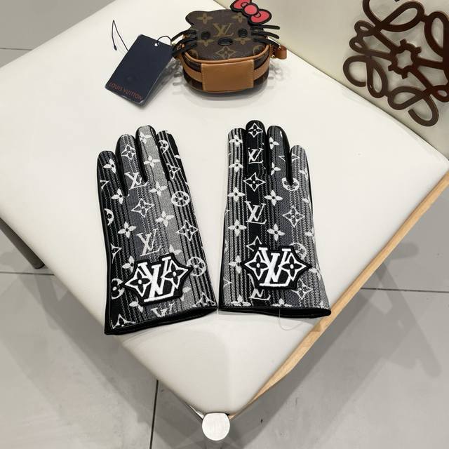 2025Lv gradient new cloth with leather gloves, fashionable motorcycle gloves, au
