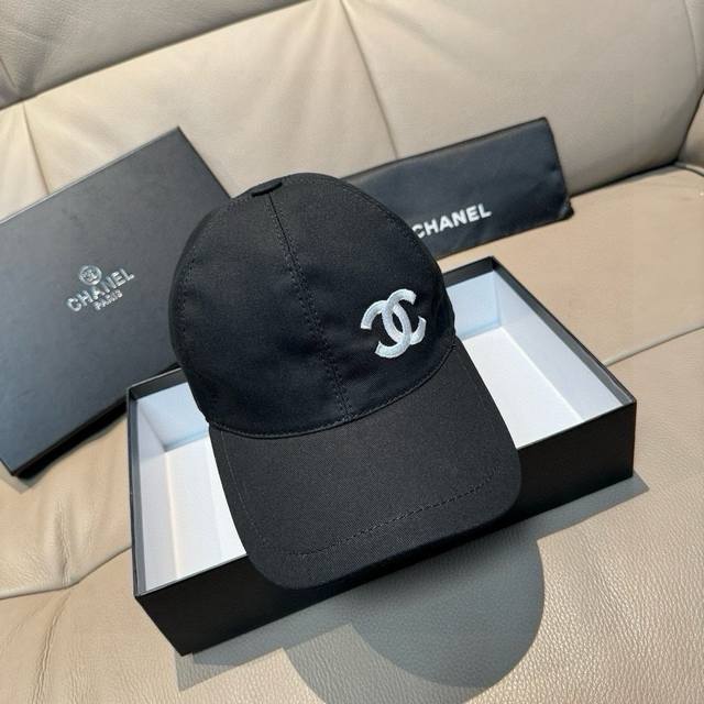comes with a box and a cloth bag. This is a new Chanel baseball cap. 1:1 custom