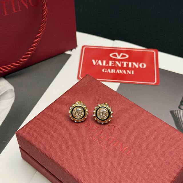 Valentino's new earrings are a hot item online! Simple, stylish and versatile, t