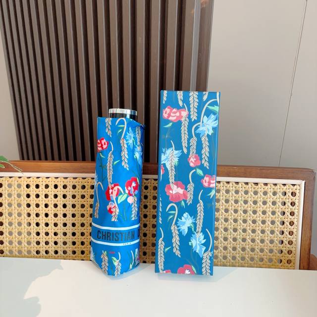 Dior 50% folding umbrella, ultra-light, pocket only 18cm, hot-selling model with