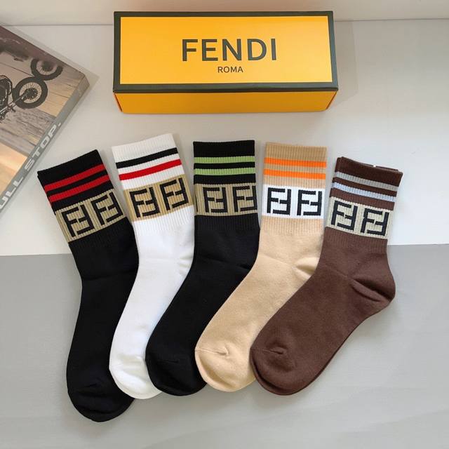 Packed in a box of 5 pairs Fendi Fendi high version ~ classic Fendi long socks