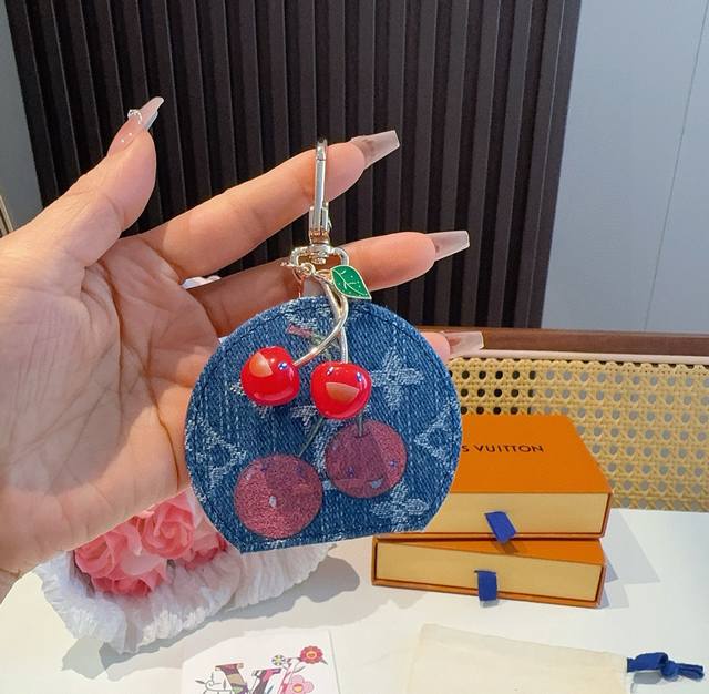 Louis Vuitton Lv X Tm Cerise Lv Mini Mirror Cherry Makeup Mirror Lv Bag Charm Ke
