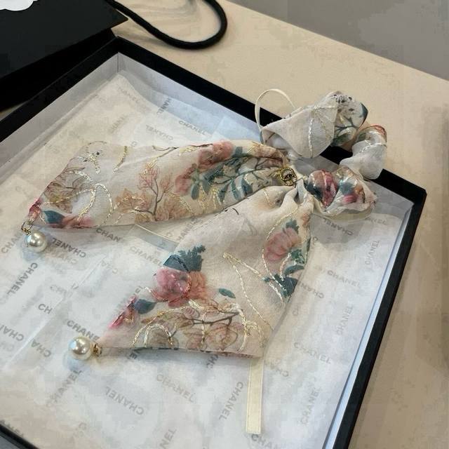 Gucci classic style hair ring