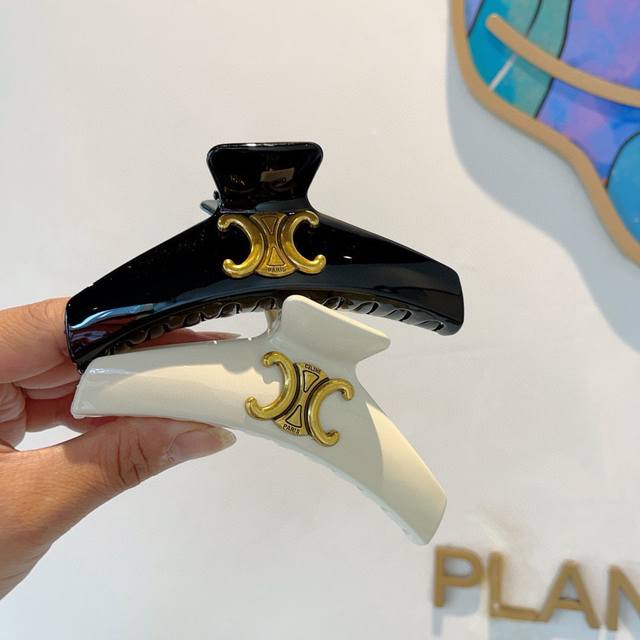 with packaging Celine Arc de Triomphe new retro clip duckbill clip hairpin, cla