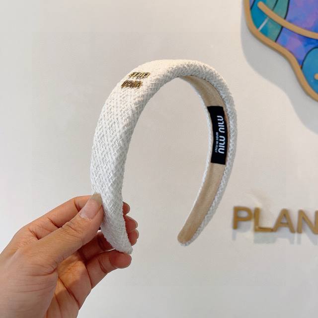 With packagingMiumiu Miu Miu new handmade headband, original goods, simple and v