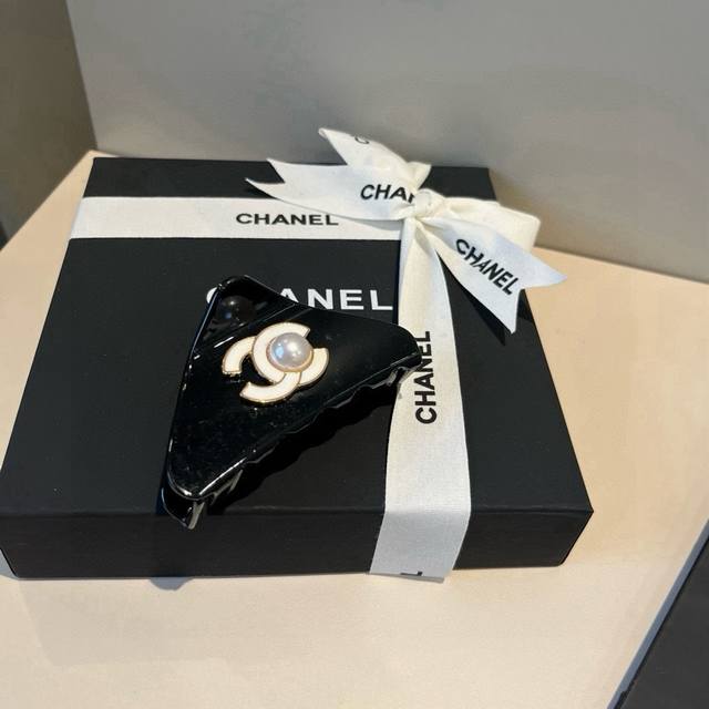 Chanel hairpin