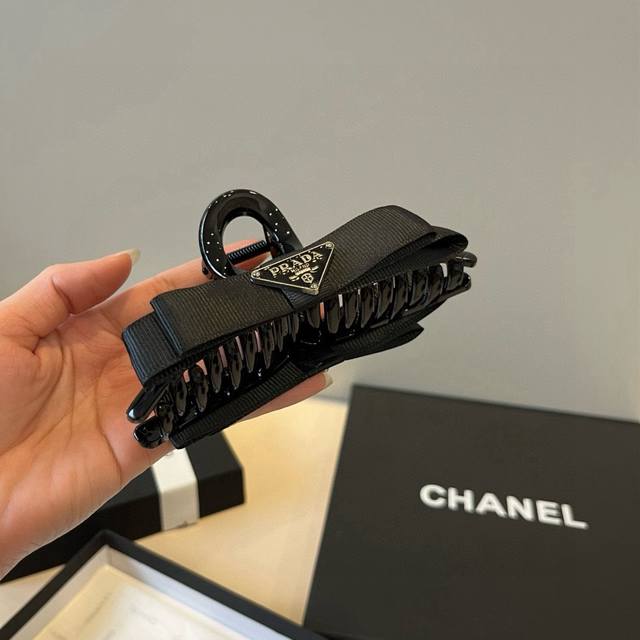 prada Prada hairpin