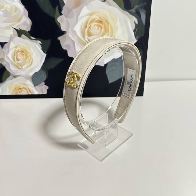 Special counter packaging Chanel Chanel's latest headband Little fairies hurry u