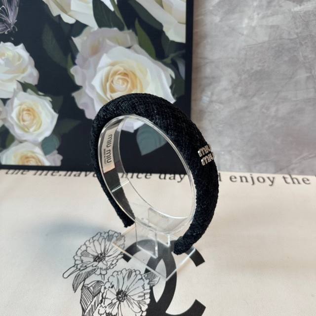 Special counter packaging Miumiu Miu Miu's latest headband Little fairies hurry