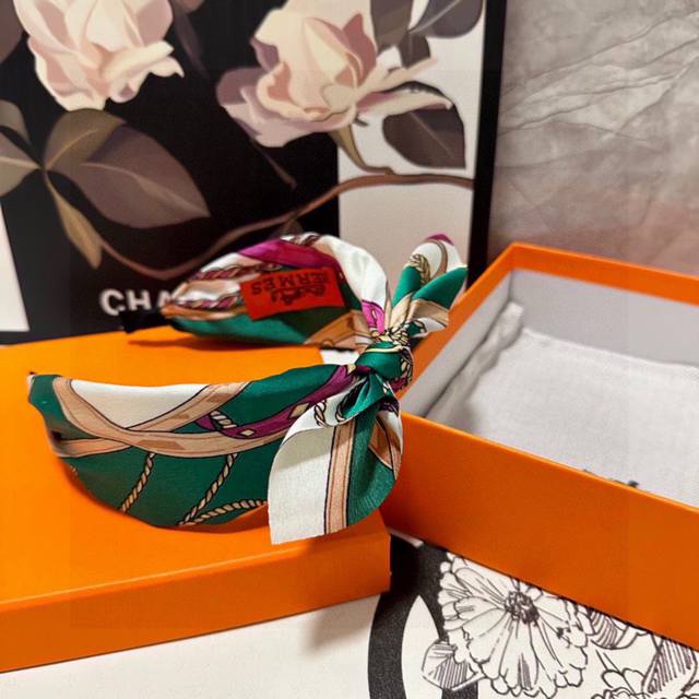 Special counter packaging Hermes Hermes latest headband Little fairies hurry to