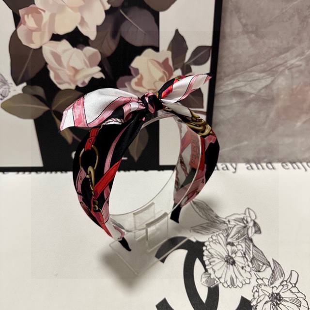 Special counter packaging Hermes Hermes latest headband Little fairies hurry to