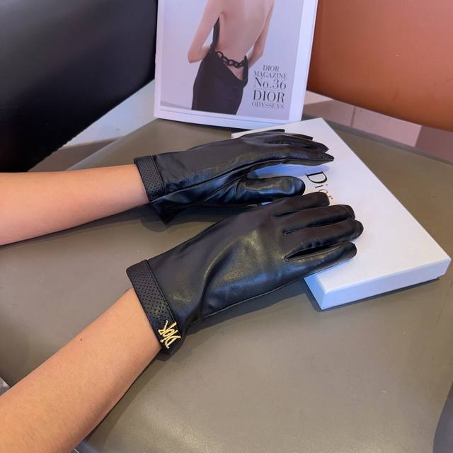 Dior gloves, fashionable gloves, warm and velvet lining for autumn and winter, c