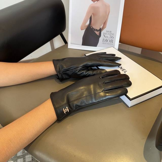 Chanel sheepskin gloves, fashionable gloves, warm lining for autumn and winter,