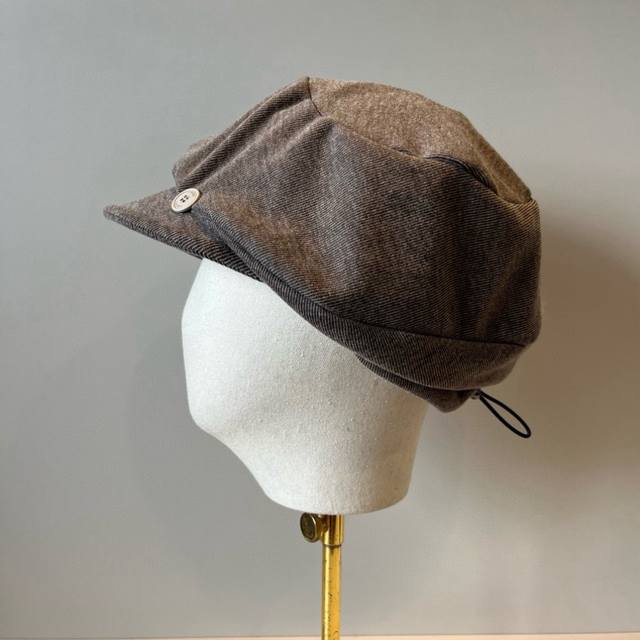 Loewe autumn painter's cap, with elastic adjustment at the back, suitable for an