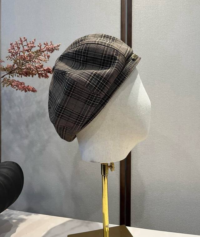 Burberry new beret