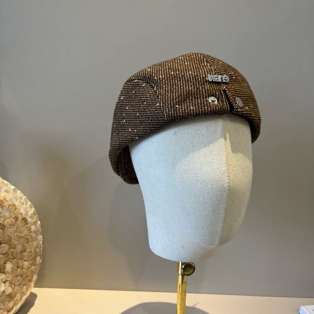 Alexander Wang's forward peaked cap, light and versatile