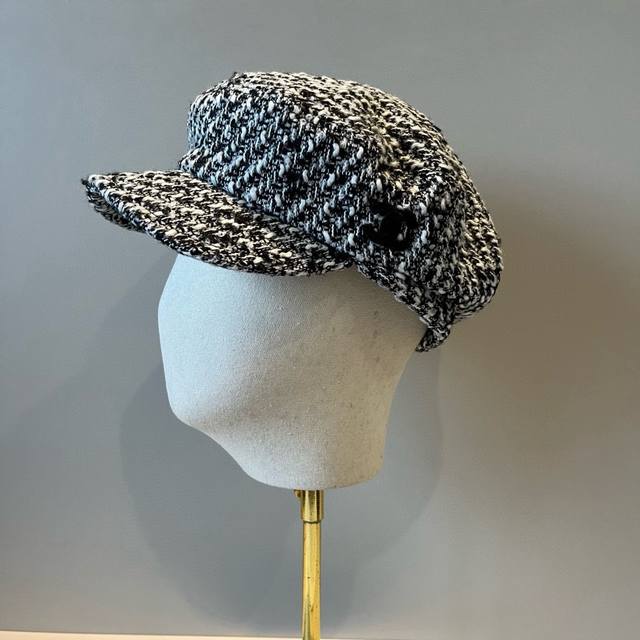 Chanel new duckbill painter hat, head circumference 57cm