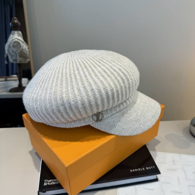 Lv Louis Vuitton wool peaked painter hat, unisex,