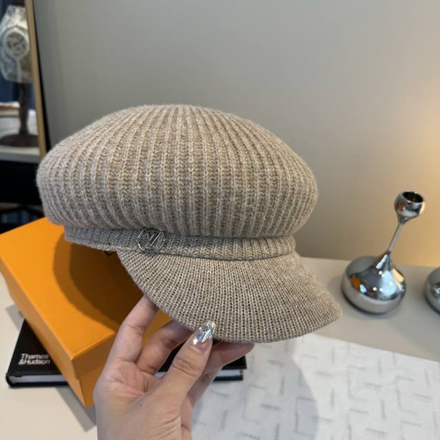 Lv Louis Vuitton wool peaked painter hat, unisex,