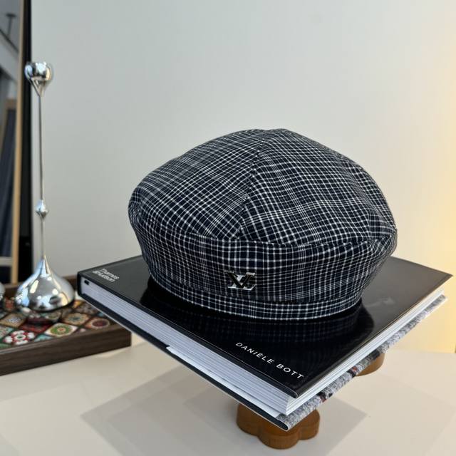 Lv Louis new beret
