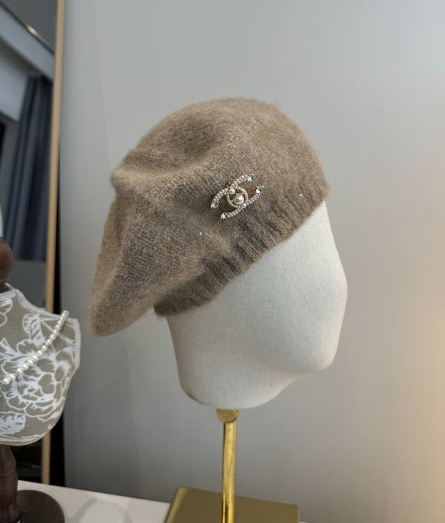 Chanel wool beret, knitted beret, versatile style